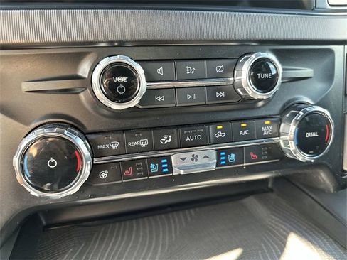 Used 2024 Ford F350 Platinum w/ FX4 Off-Road Package image 17