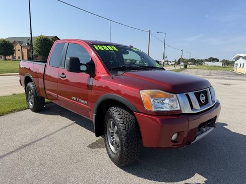 Used 2015 Nissan Titan PRO-4X AWD/4WD image 3