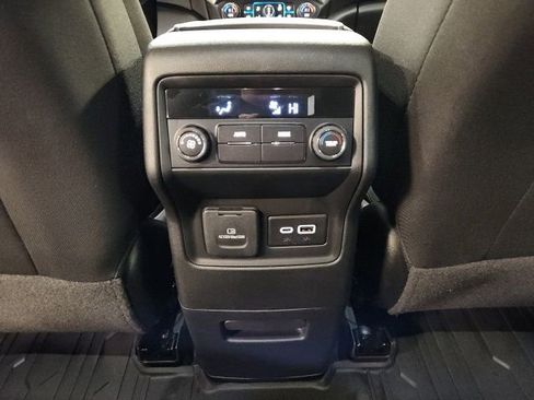 Used 2023 GMC Acadia SLE w/ Driver Convenience Package image 24