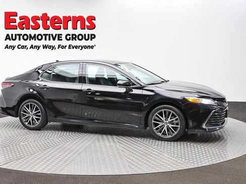 Used 2022 Toyota Camry XLE FWD image 4