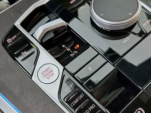 New 2026 BMW X5 xDrive40i w/ Climate Comfort Package image 22