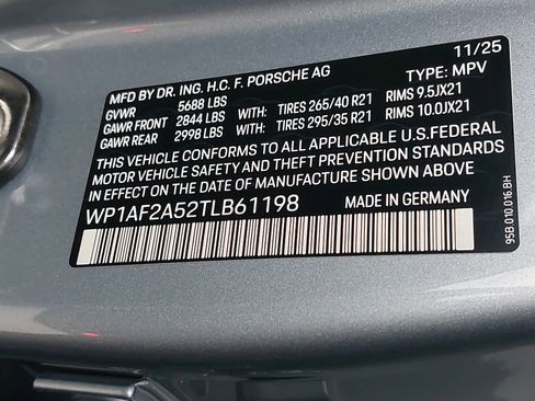 New 2026 Porsche Macan GTS image 37