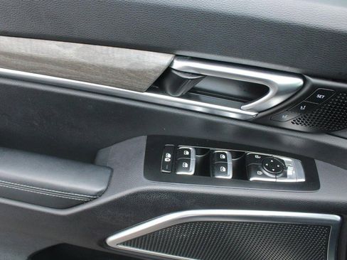 Used 2022 Kia Telluride SX w/ SX Prestige Package image 10