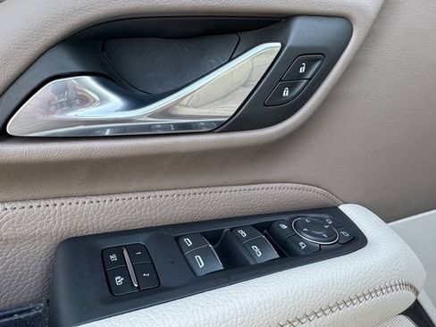 Used 2023 GMC Yukon XL Denali AWD/4WD image 5