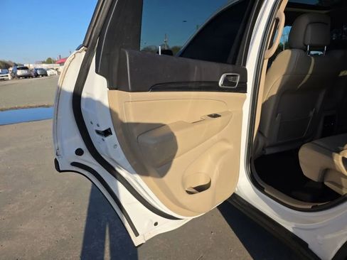 Used 2019 Jeep Grand Cherokee Limited w/ Luxury Group II image 46