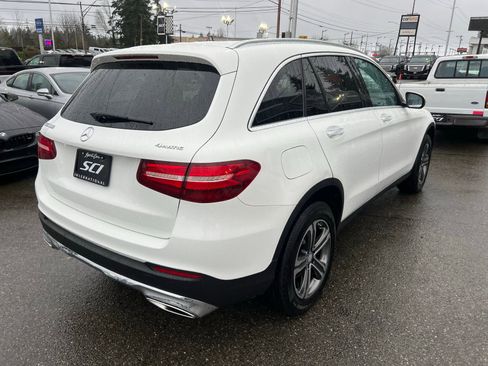 Used 2017 Mercedes-Benz GLC 300 4MATIC image 5