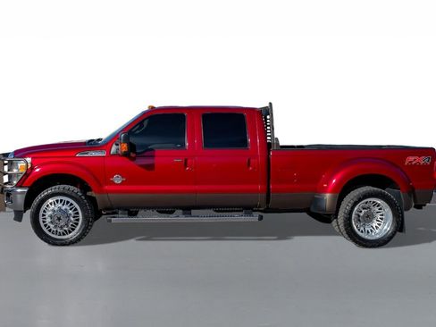 Used 2015 Ford F350 Lariat w/ Lariat Interior Package image 9