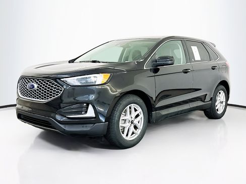 Used 2024 Ford Edge SEL image 3