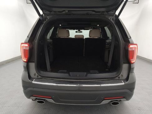 Used 2018 Ford Explorer XLT w/ Equipment Group 202A image 29