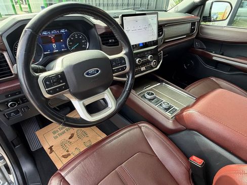 Used 2024 Ford Expedition Limited AWD/4WD image 11