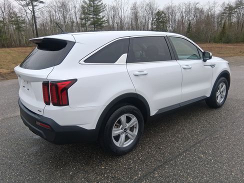 Certified 2023 Kia Sorento LX AWD/4WD image 5