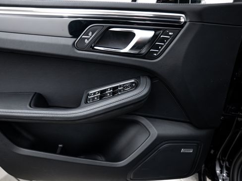 New 2026 Porsche Macan S image 17