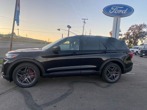 New 2026 Ford Explorer ST w/ Sun And Sound Package AWD/4WD image 3