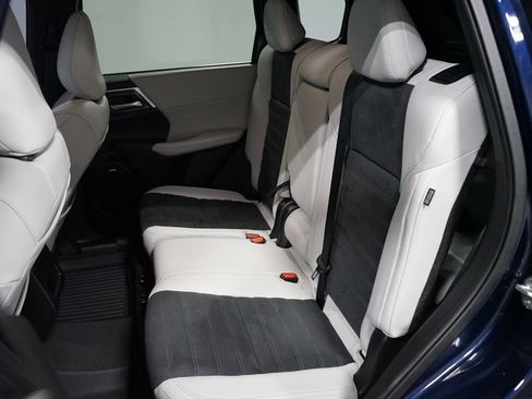Used 2025 Mitsubishi Outlander SE AWD/4WD image 30