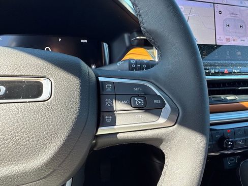 Used 2025 Jeep Compass Limited w/ Elite Group AWD/4WD image 19