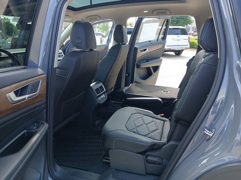 New 2026 Volkswagen Atlas SE FWD image 19