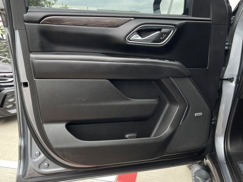 Used 2022 Chevrolet Suburban Z71 AWD/4WD image 9