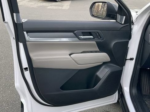 New 2026 GMC Terrain Elevation w/ Technology Package II AWD/4WD image 14