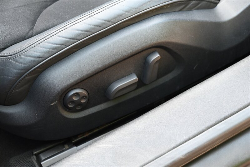 Used 2008 Audi TT 2.0T FWD image 37