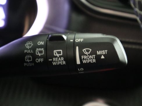 Used 2023 Jeep Grand Cherokee Laredo RWD image 31
