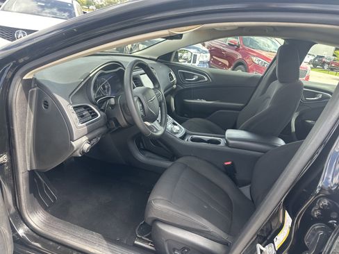Used 2015 Chrysler 200 Limited w/ Convenience Group FWD image 12