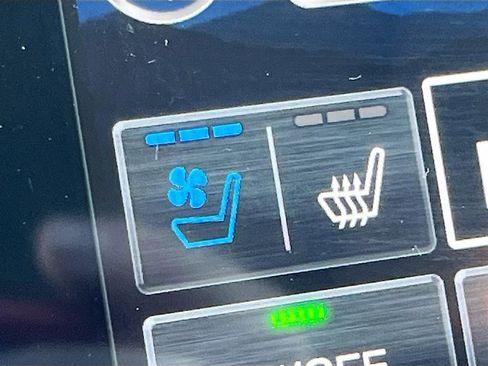 Used 2024 Subaru Ascent Touring image 21