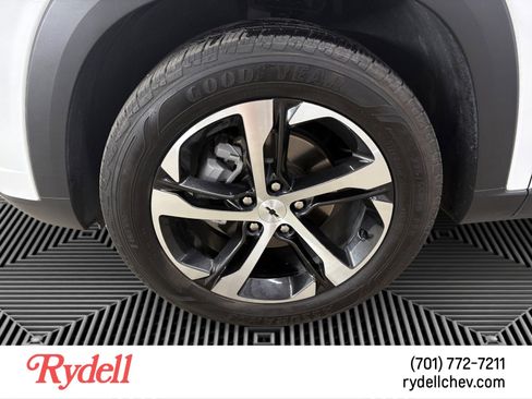 Used 2024 Chevrolet Trax RS w/ Driver Confidence Package FWD image 9