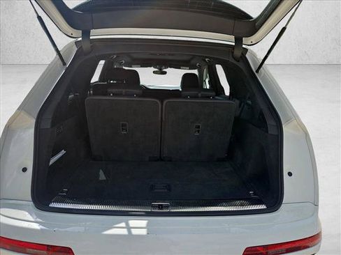 Used 2025 Audi Q7 3.0T Premium Plus AWD/4WD image 5