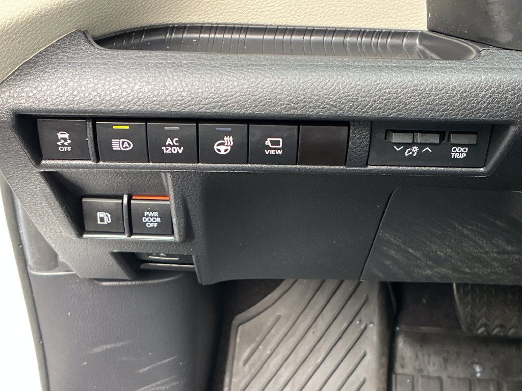 Certified 2024 Toyota Sienna Platinum AWD/4WD image 31