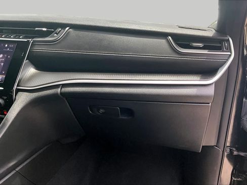Used 2025 Jeep Grand Cherokee Altitude AWD/4WD image 19