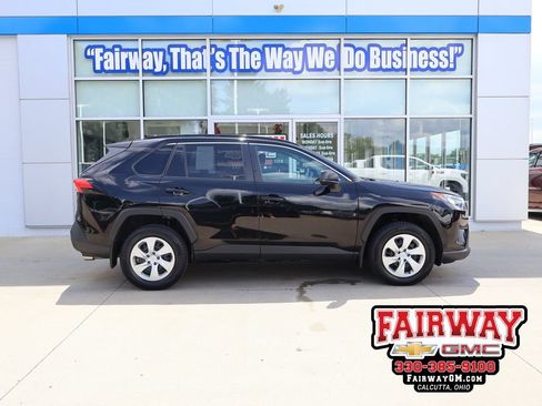 Used 2020 Toyota RAV4 LE w/ All Weather Liner Package AWD/4WD image 1