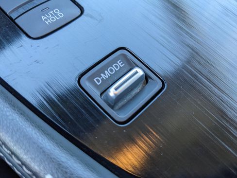 Used 2021 Nissan Rogue Platinum image 32