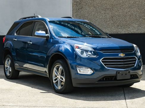 Used 2017 Chevrolet Equinox Premier w/ Enhanced Convenience Package AWD/4WD image 7