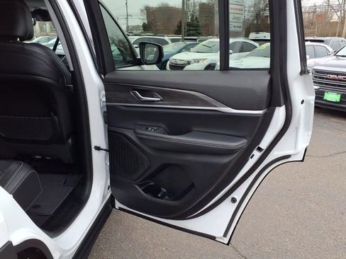 Certified 2023 Jeep Grand Cherokee Limited AWD/4WD image 12
