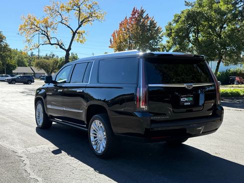Used 2020 Cadillac Escalade ESV Platinum image 4
