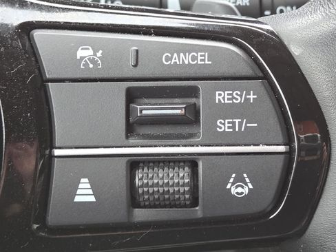 Used 2024 Honda Pilot Elite image 37