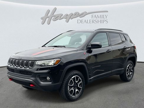 Certified 2024 Jeep Compass Trailhawk w/ Trailhawk Convenience Group image 3
