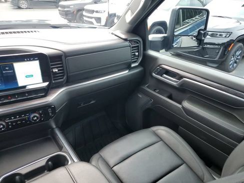 Used 2025 Chevrolet Silverado 2500 LTZ w/ LTZ Plus Package AWD/4WD image 9