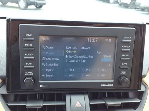 Used 2020 Toyota RAV4 LE image 18