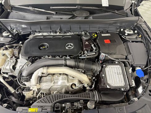 Used 2025 Mercedes-Benz GLB 250 image 33