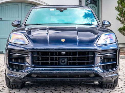 Used 2024 Porsche Cayenne S image 13