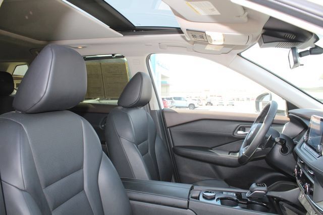 Used 2023 Nissan Rogue SV w/ SV Premium B Package AWD/4WD image 15