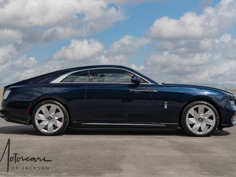 Used 2024 Rolls-Royce Spectre w/ Spectre Launch Package image 6