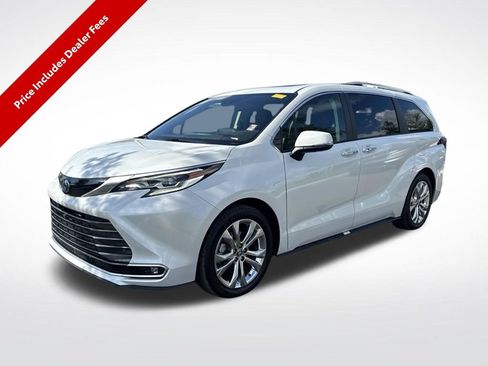 Used 2023 Toyota Sienna Platinum FWD image 1