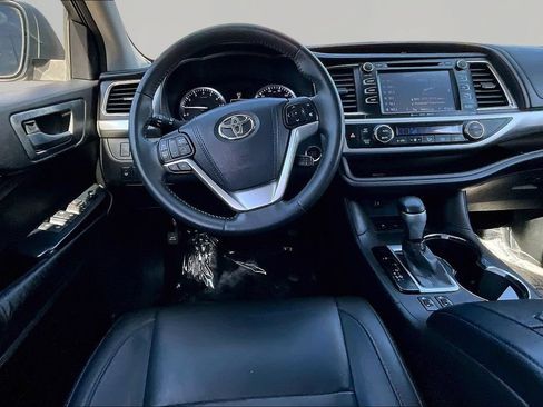Used 2016 Toyota Highlander XLE FWD image 8
