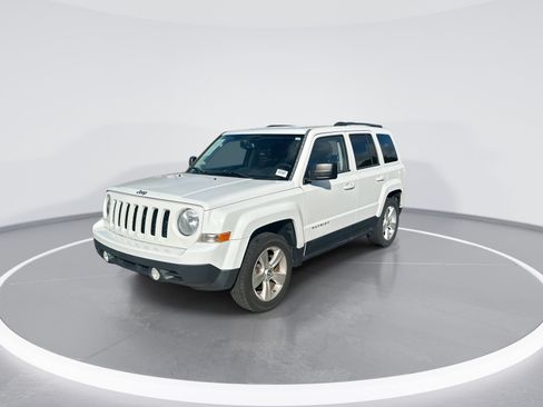 Used 2016 Jeep Patriot Latitude FWD image 5