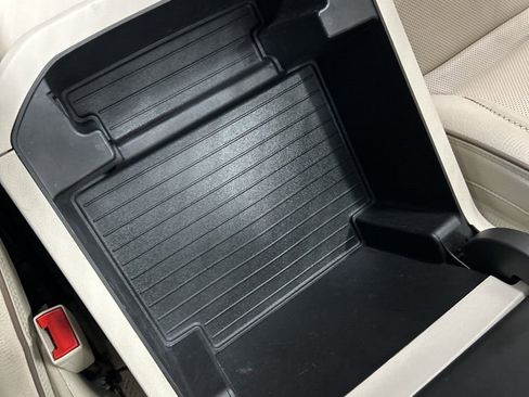 Used 2022 GMC Yukon XL Denali image 25