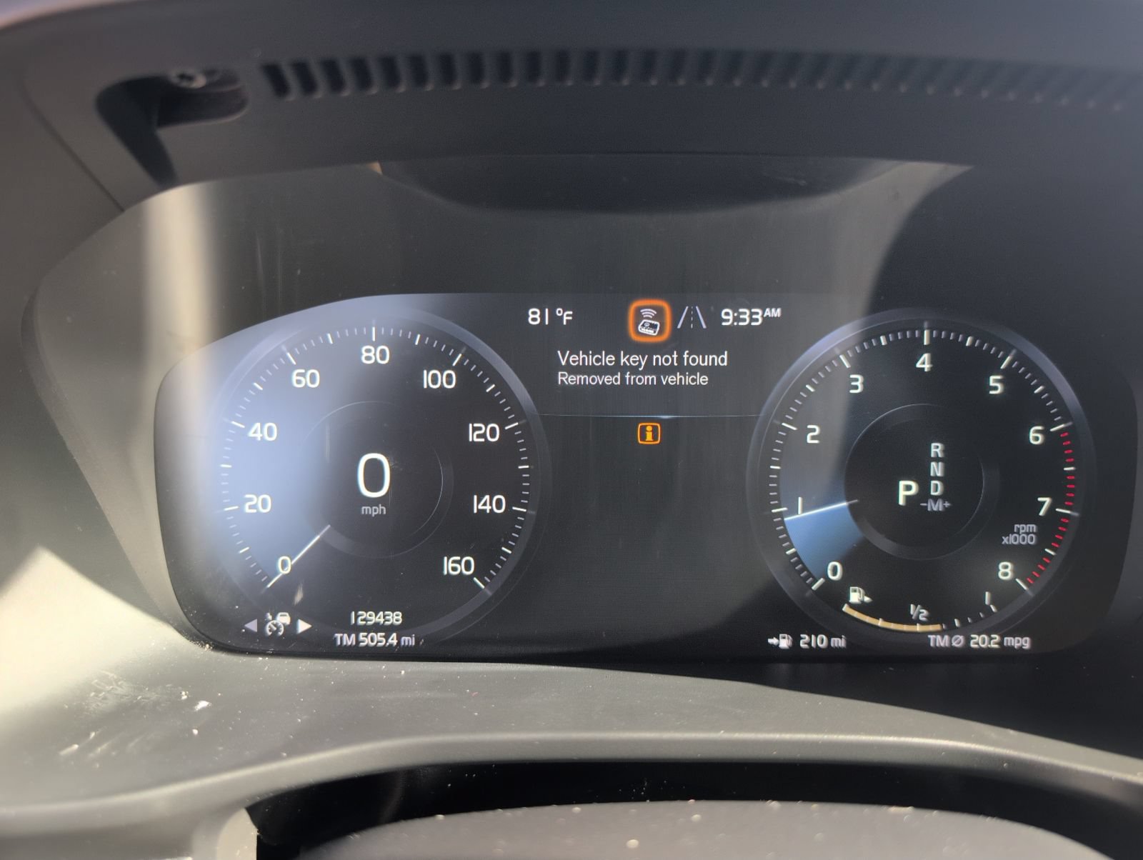 Used 2021 Volvo XC40 T5 R-Design w/ Protection Package AWD/4WD image 9