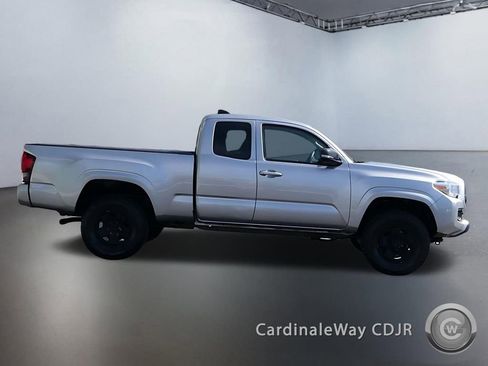 Used 2021 Toyota Tacoma SR w/ SR Convenience Package image 2