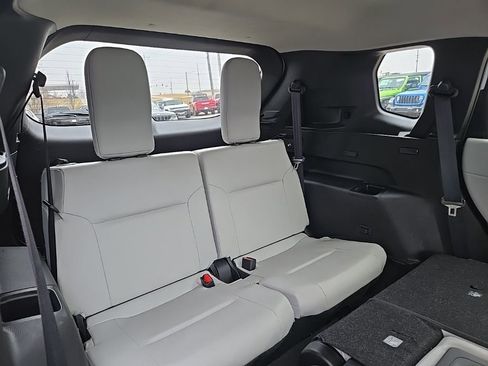 Used 2025 Mitsubishi Outlander SE image 86